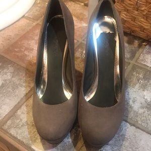 Bamboo brand jeweled heels- taupe size 8